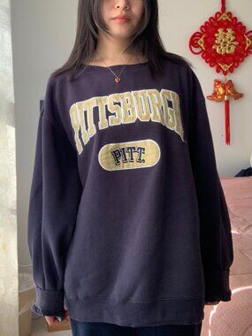 Collegiate Embroidered Spellout Crewneck Sweatshirt